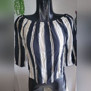 Trovare Striped Top with Cropped Sleeves S